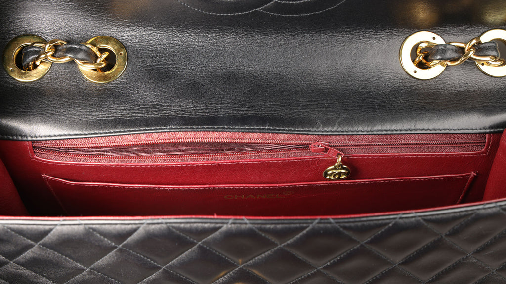Preowned CHANEL Vintage Matelasse 34 Maxi Classic Flap Black Lambskin GHW 31XXX47 | Luxe Again Maison