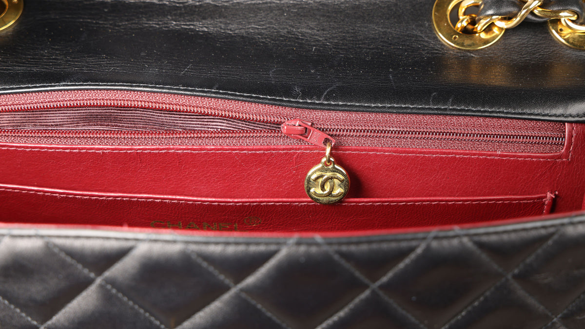 Preowned CHANEL Vintage Matelasse 34 Maxi Classic Flap Black Lambskin GHW 31XXX47 | Luxe Again Maison