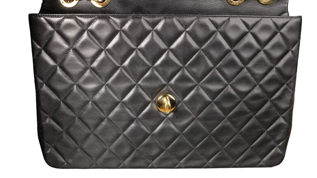Preowned CHANEL Vintage Matelasse 34 Maxi Classic Flap Black Lambskin GHW 31XXX47 | Luxe Again Maison