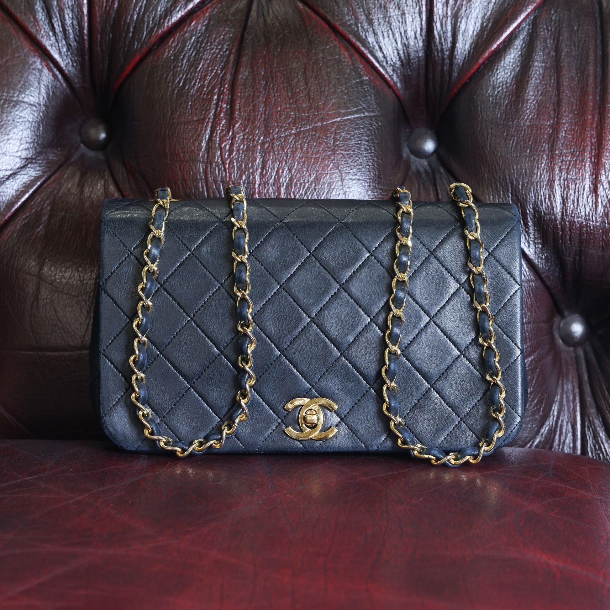 Preowned CHANEL Vintage Matelasse Lambskin 23 Full Flap Black 1XXXX9 | Luxe Again Maison