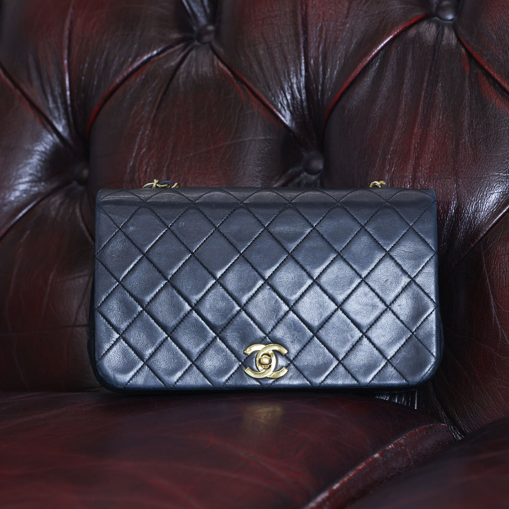 Preowned CHANEL Vintage Matelasse Lambskin 23 Full Flap Black 1XXXX9 | Luxe Again Maison