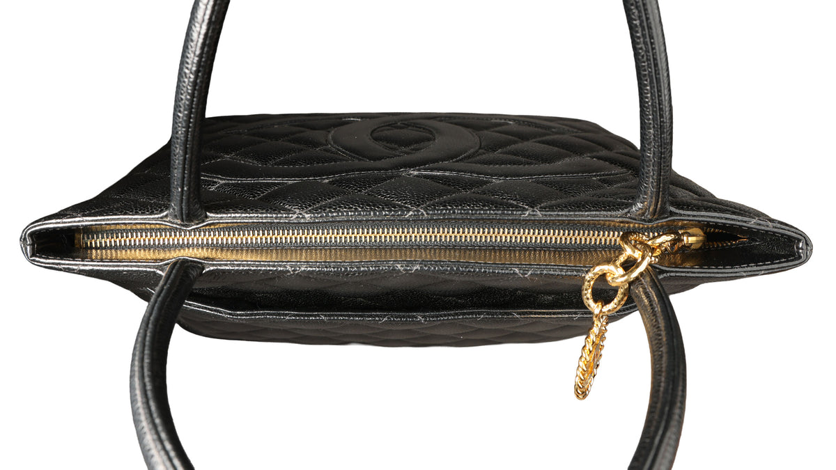 Preowned CHANEL Vintage Re-Release Caviar Skin Tote Black GHW 540XXXX | Luxe Again Maison