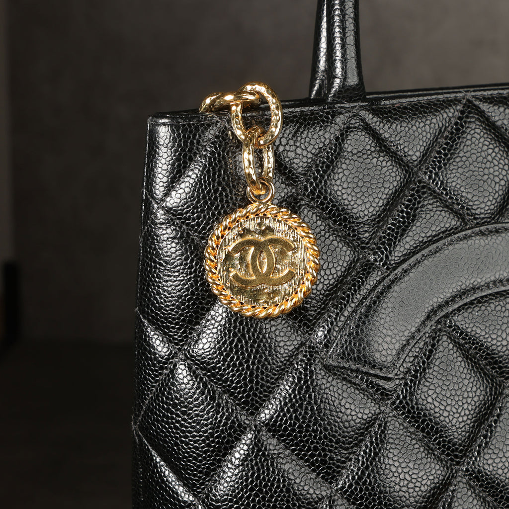 Preowned CHANEL Vintage Re-Release Caviar Skin Tote Black GHW 540XXXX | Luxe Again Maison