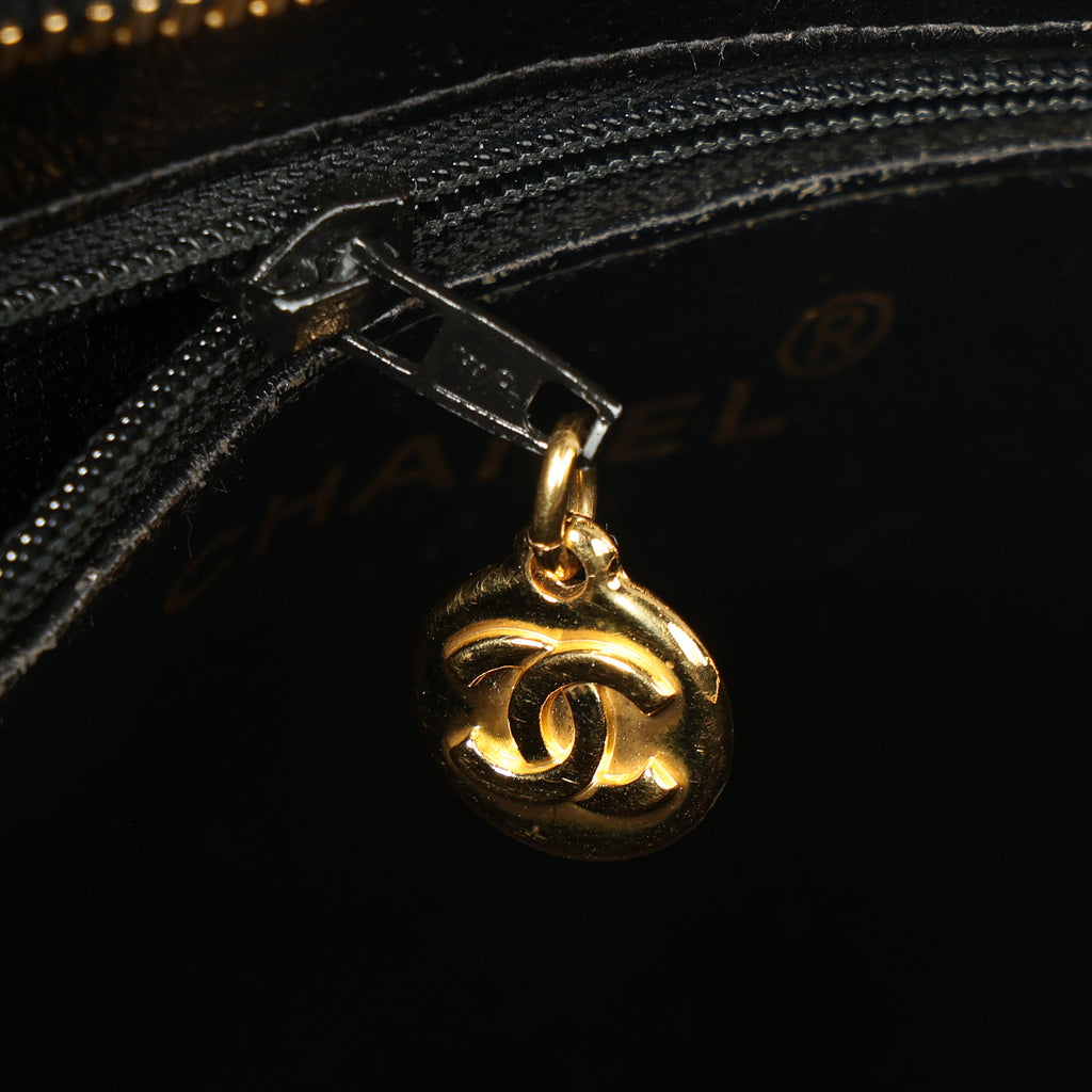 Preowned CHANEL Vintage Re-Release Caviar Skin Tote Black GHW 540XXXX | Luxe Again Maison