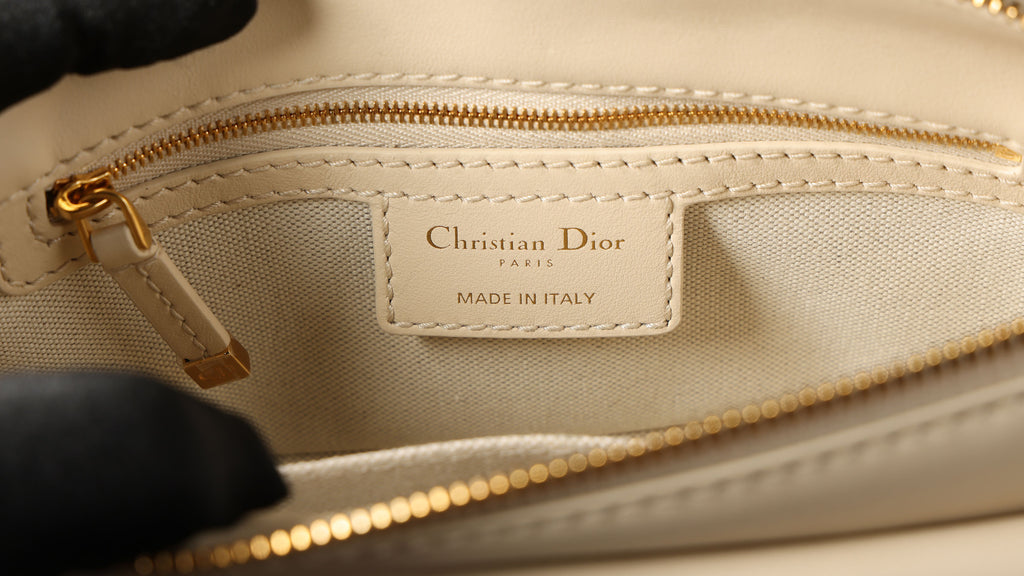 Preowned CHRISTIAN DIOR Dior 30 Montaigne Pocket Bag Small Blue Oblique Raffa | Luxe Again Maison