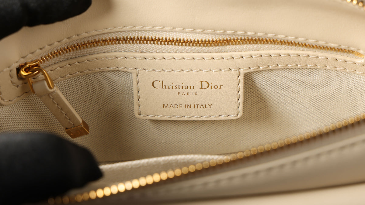 Preowned CHRISTIAN DIOR Dior 30 Montaigne Pocket Bag Small Blue Oblique Raffa | Luxe Again Maison