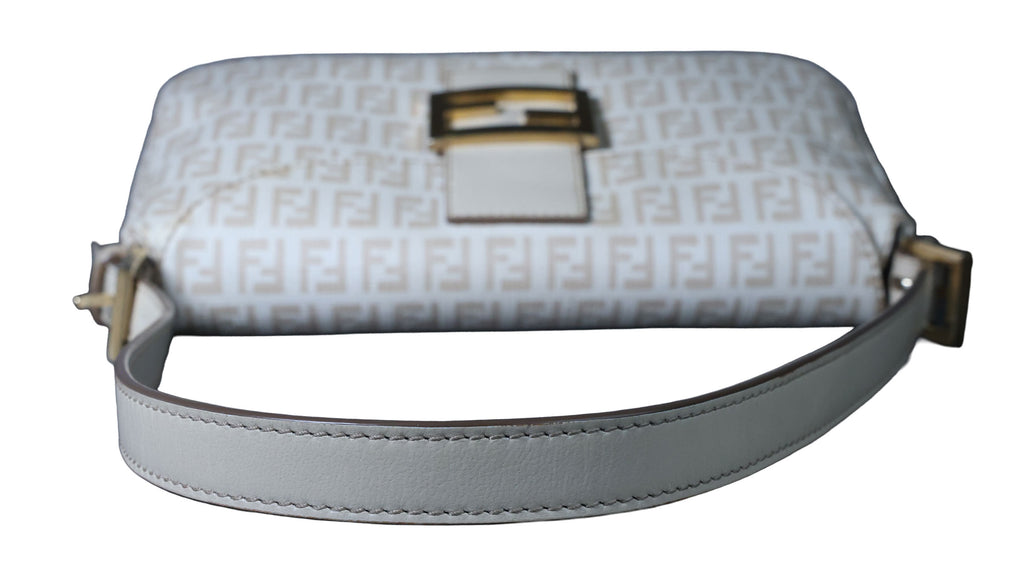 Preowned FENDI Mamma Baguette Zucchino Canvas x Leather Beige Bag 8BRXX3 | Luxe Again Maison