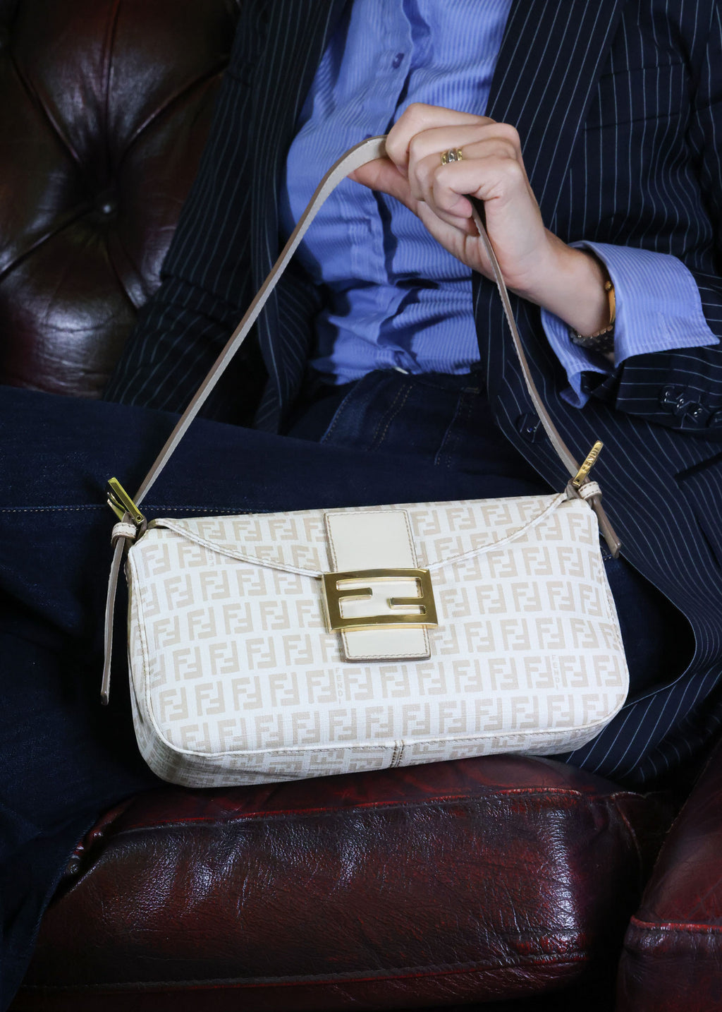 Preowned FENDI Mamma Baguette Zucchino Canvas x Leather Beige Bag 8BRXX3 | Luxe Again Maison
