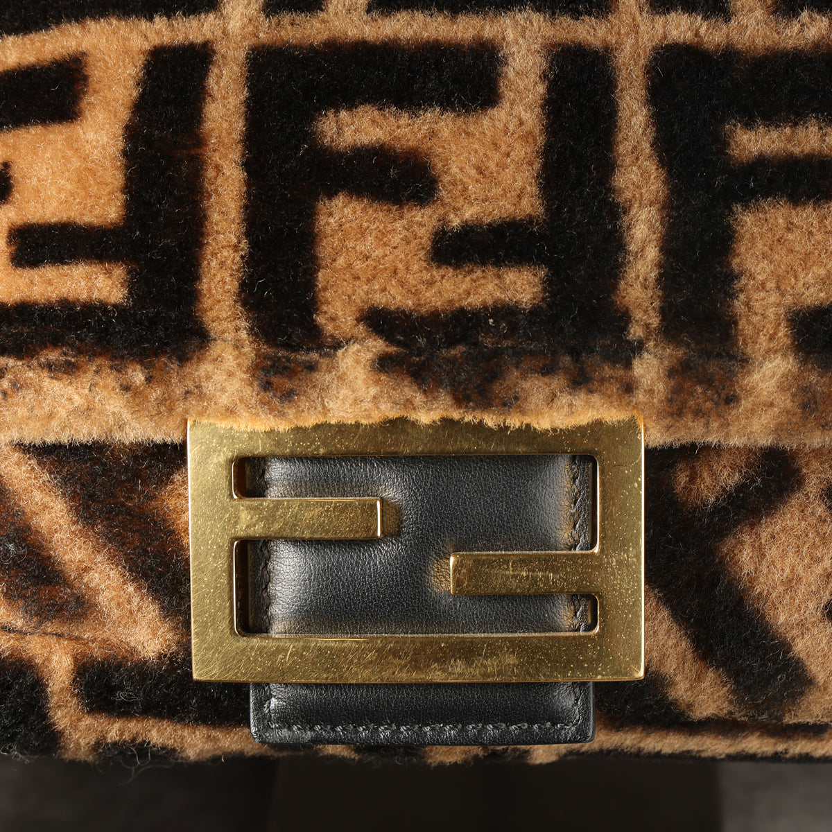 Preowned FENDI Zucca Baguette Faux Fur x Leather Brown Bag 8BXX71  | Luxe Again Maison