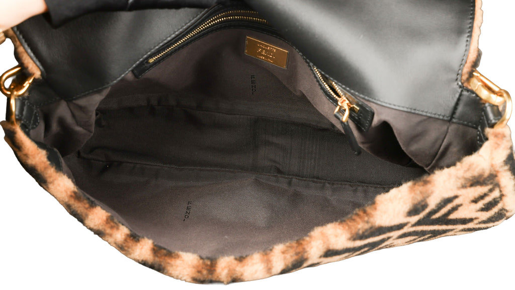 Preowned FENDI Zucca Baguette Faux Fur x Leather Brown Bag 8BXX71  | Luxe Again Maison
