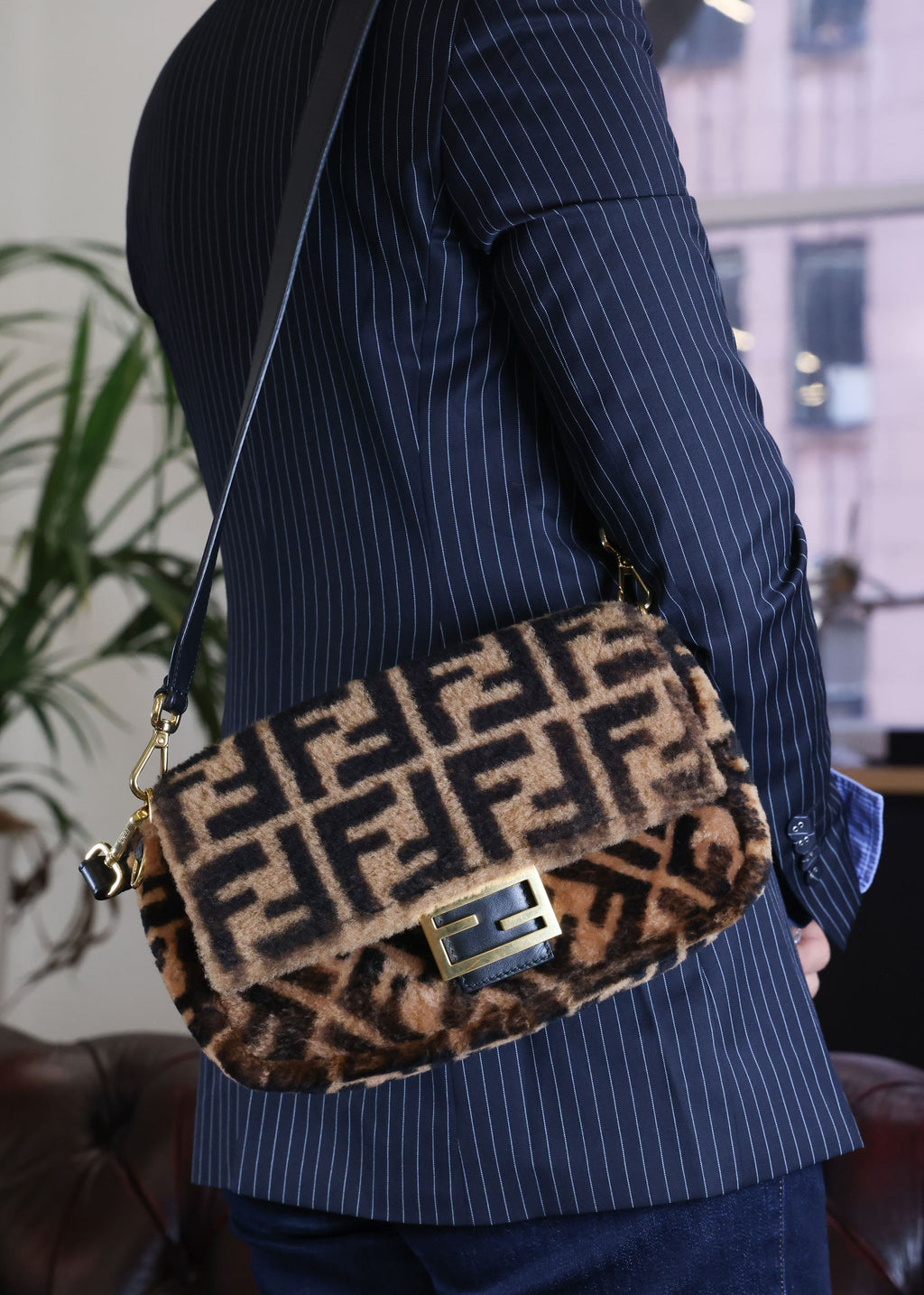 Preowned FENDI Zucca Baguette Fur x Leather Brown Bag 8BXX00 | Luxe Again Maison