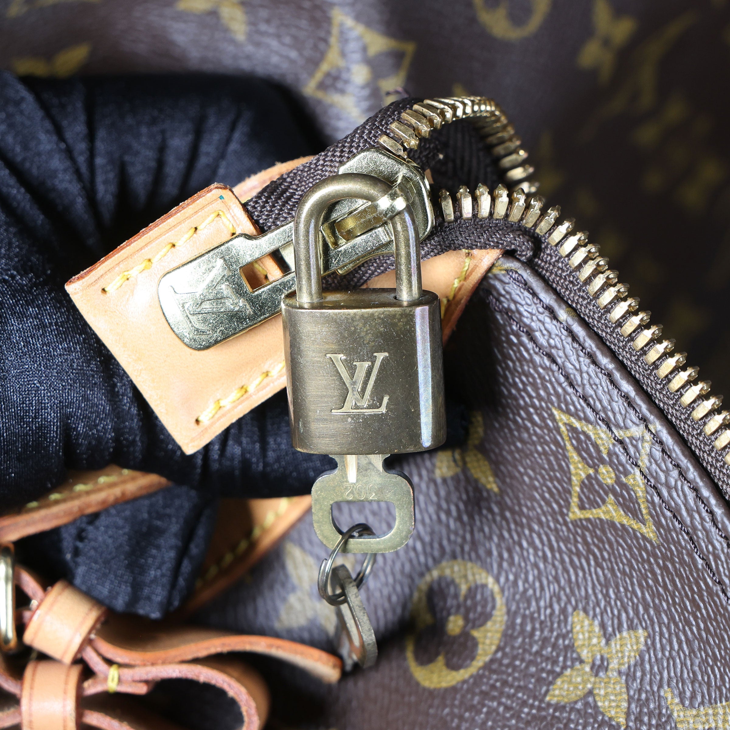 LOUIS VUITTON Vintage Cruiser 50 Monogram Travel Bag – Luxe Again