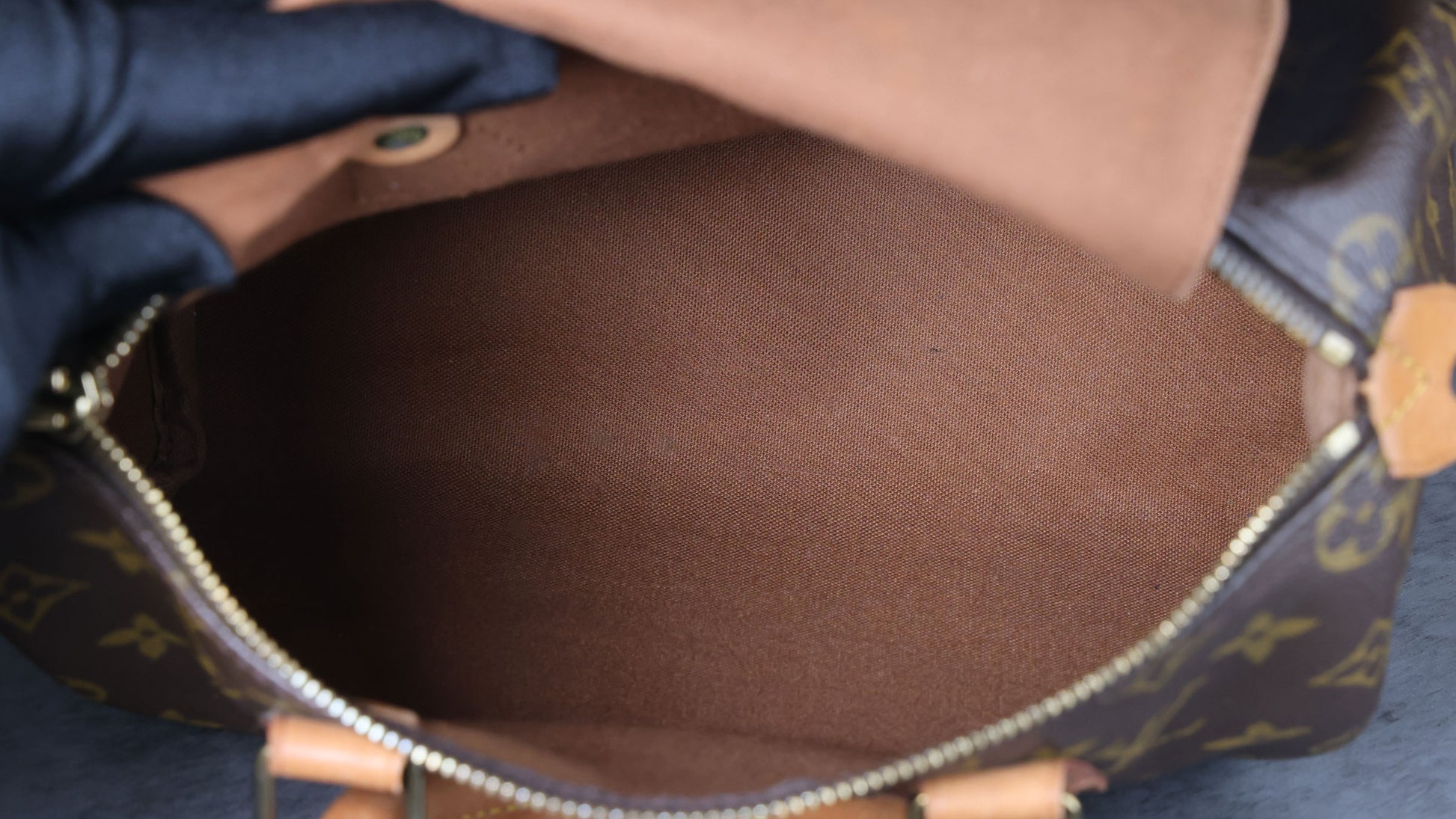 Preowned LOUIS VUITTON Vintage Speedy 25 Monogram Brown M41528 | Luxe Again Maison