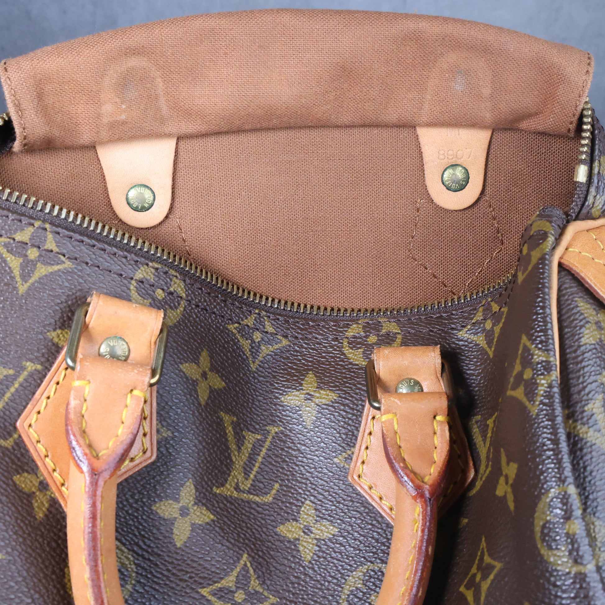 Preowned LOUIS VUITTON Vintage Speedy 25 Monogram Brown M41528 | Luxe Again Maison