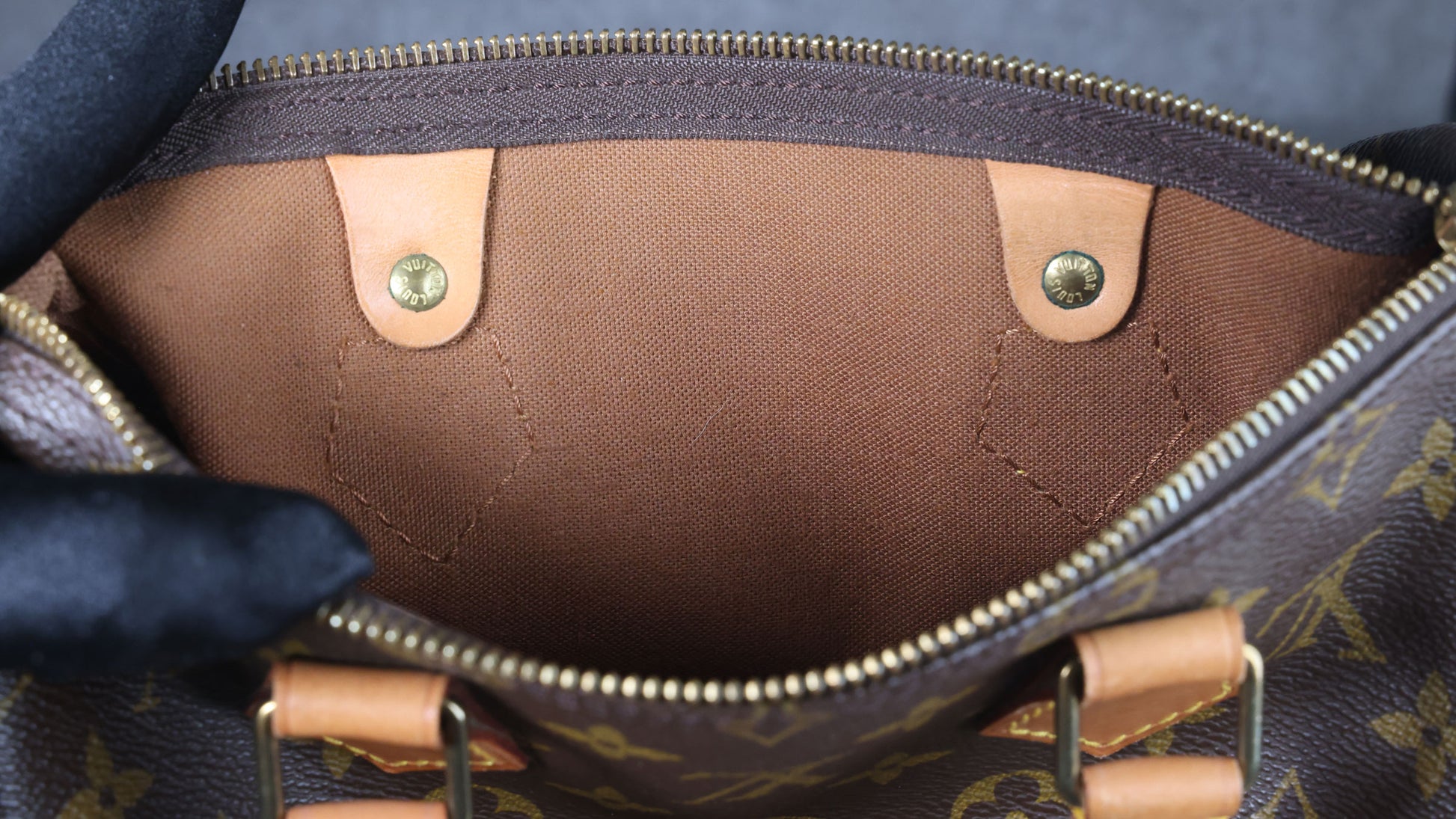 Preowned LOUIS VUITTON Vintage Speedy 25 Monogram Brown M41528 | Luxe Again Maison