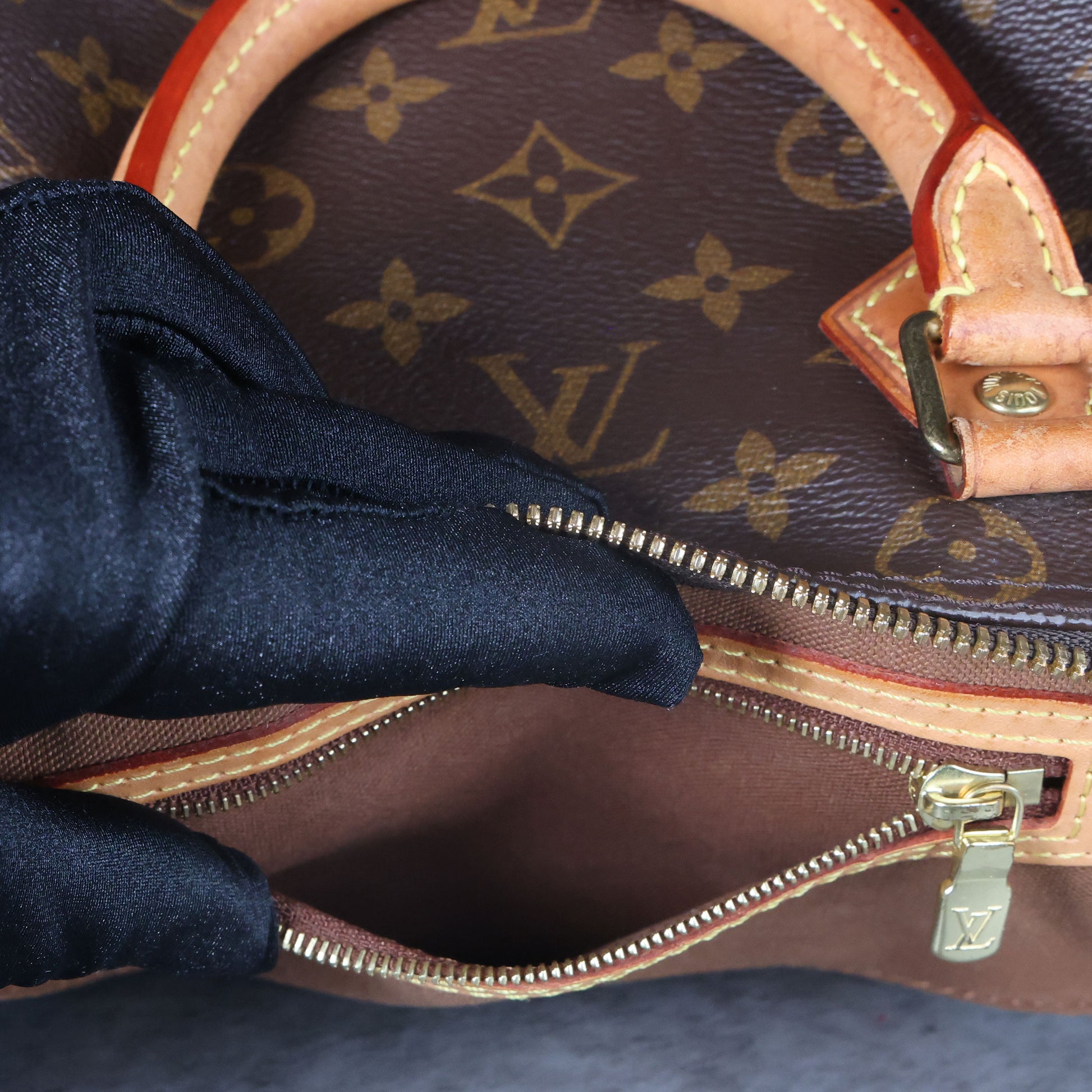Preowned LOUIS VUITTON Vintage Speedy Bandouliere 25 Monogram Brown | Luxe Again Maison