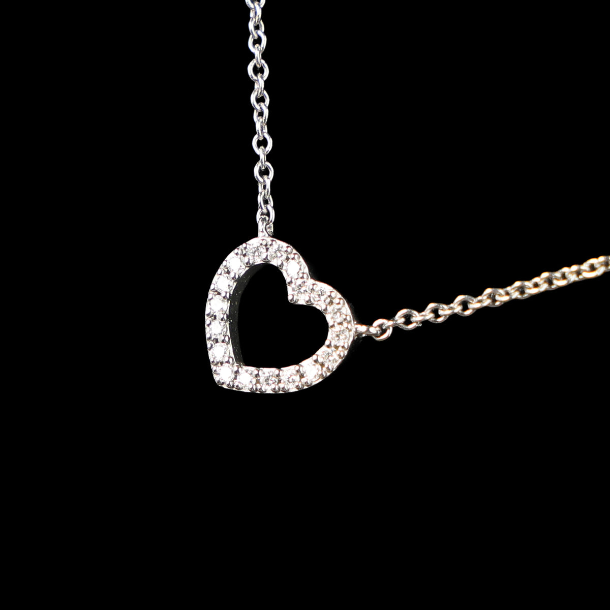 Preowned TIFFANY 18k WG Diamond Metro Heart Mini Pendant Necklace 1.9g | Luxe Again Maison