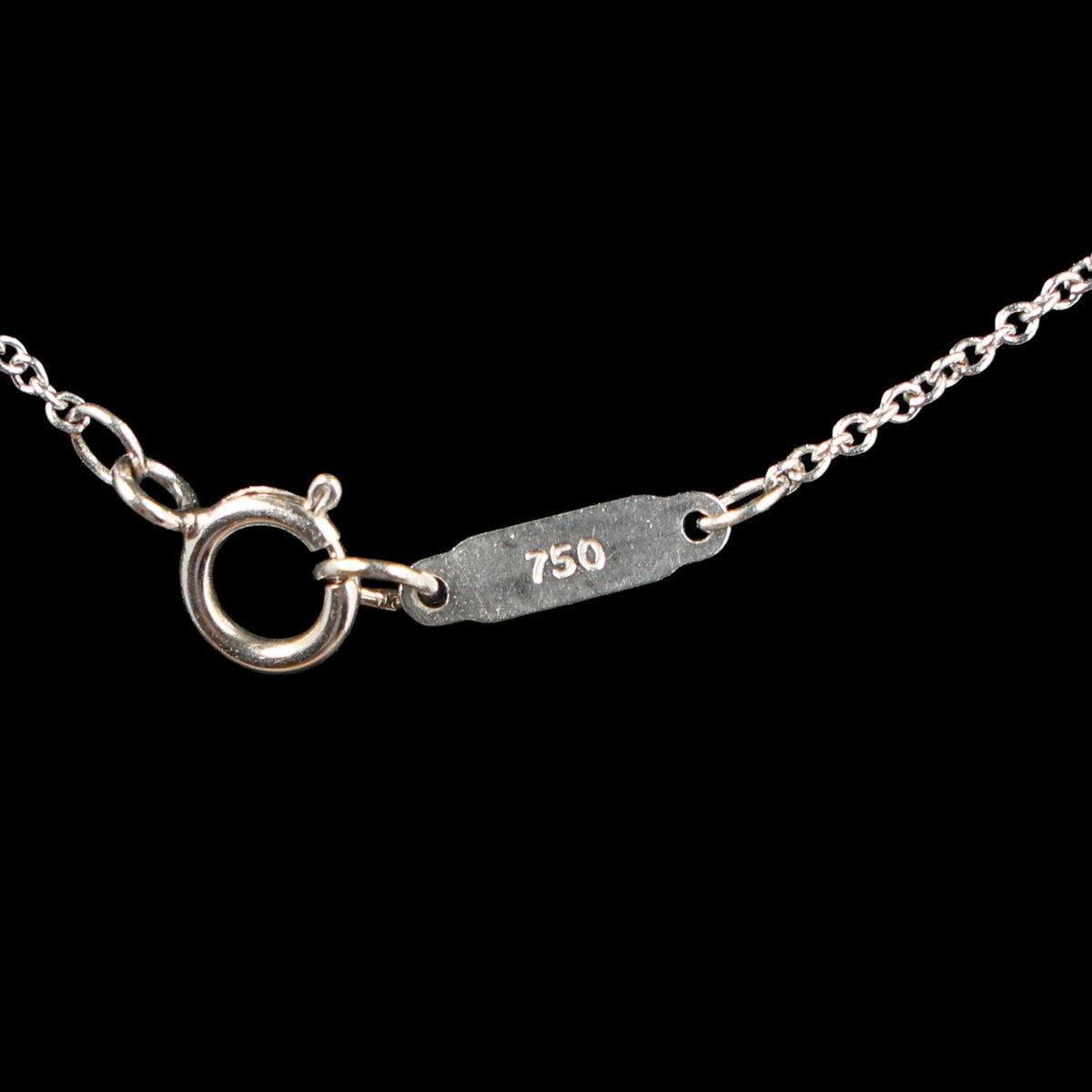 Preowned TIFFANY 18k WG Diamond Metro Heart Mini Pendant Necklace 1.9g | Luxe Again Maison