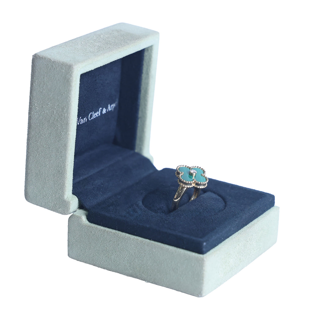 Preowned VAN CLEEF & ARPELS Vintage Alhambra 18K Yellow Gold Diamond Malachite Ring 5.8g | Luxe Again Maison