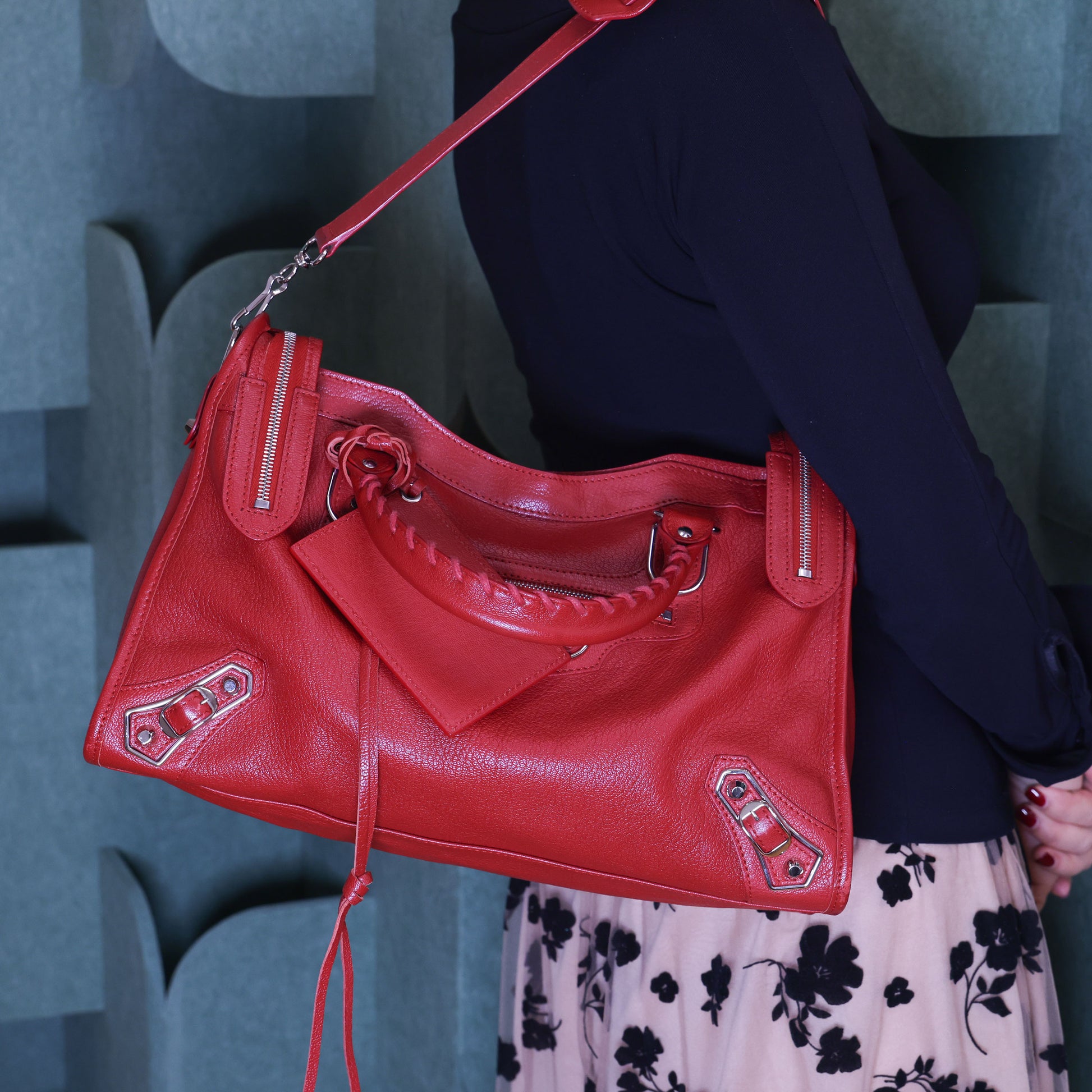 Preloved BALENCIAGA Metallic Edge City Leather Medium Red  | Luxe Again Maison