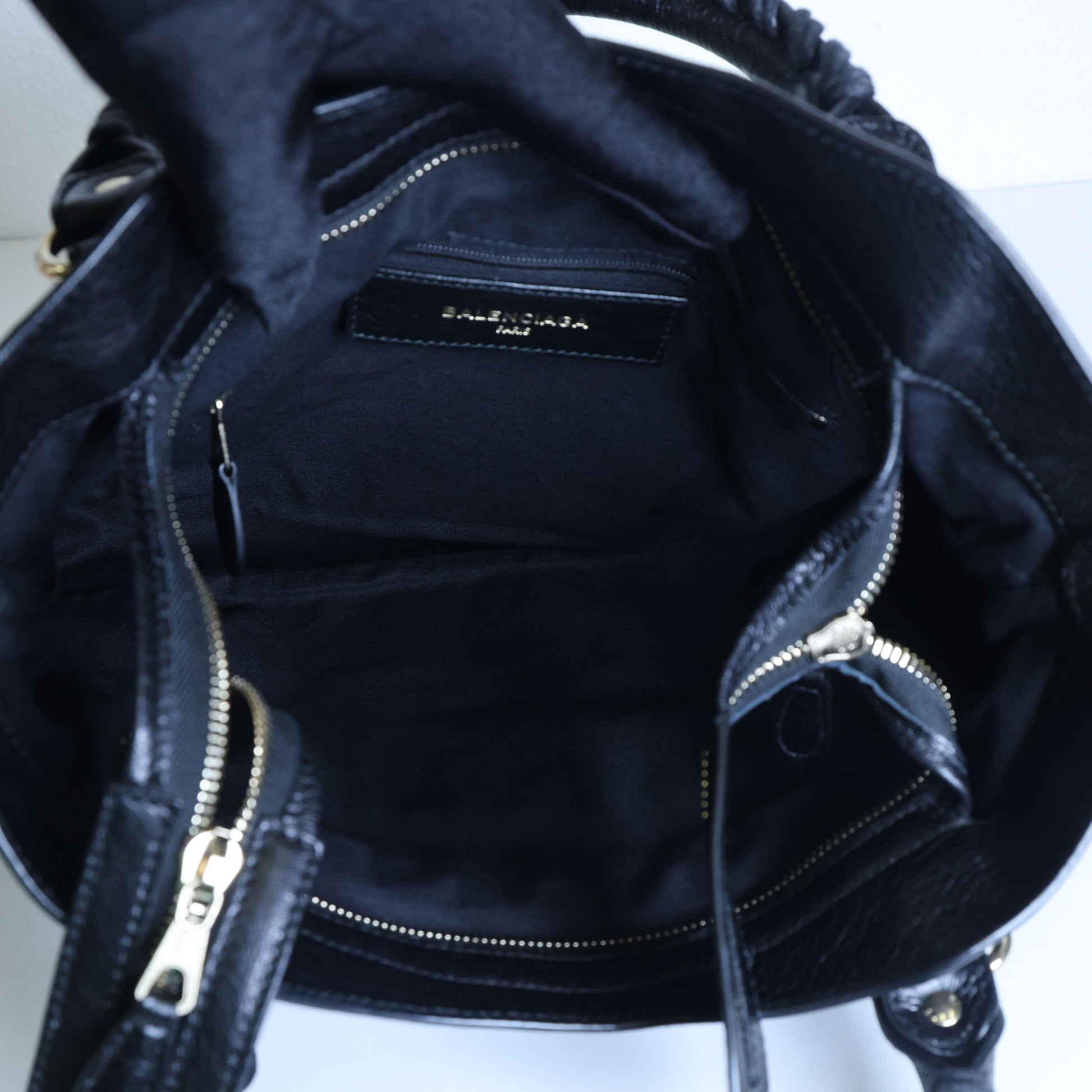 Preloved BALENCIAGA The Town Leather 2 Way Handbag Black  | Luxe Again Maison