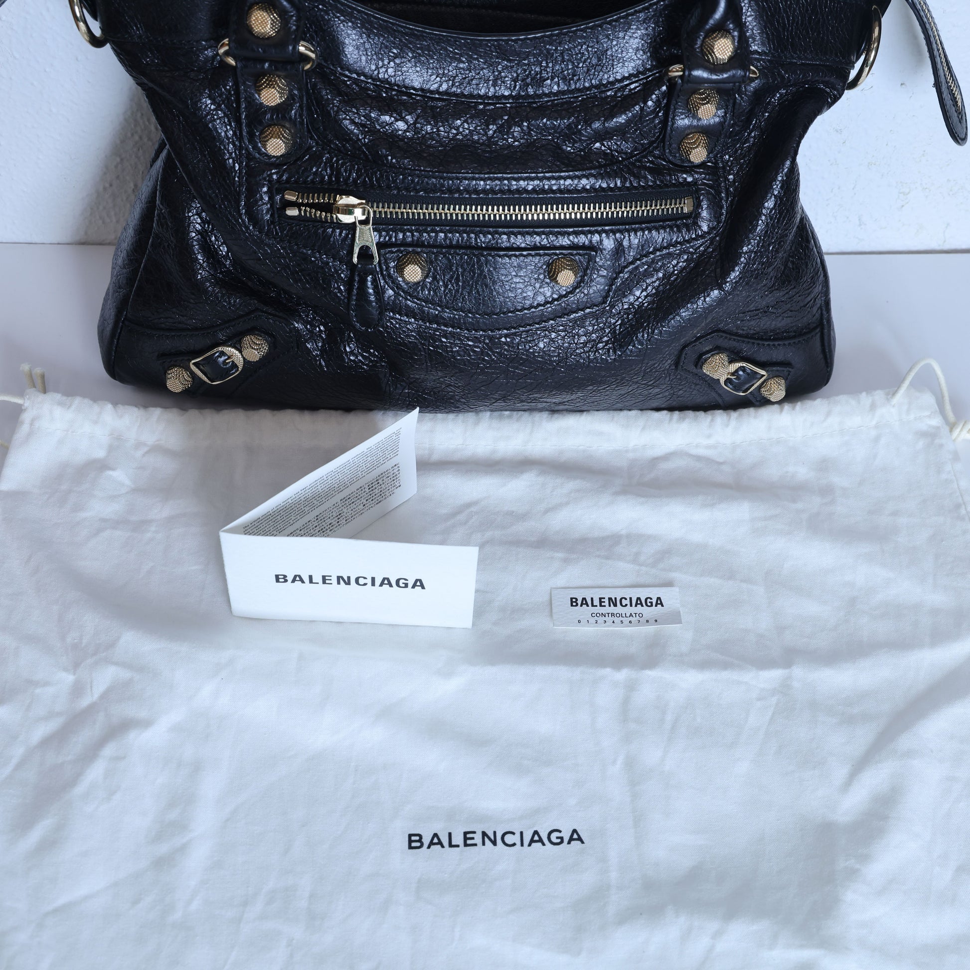 Preloved BALENCIAGA The Town Leather 2 Way Handbag Black  | Luxe Again Maison