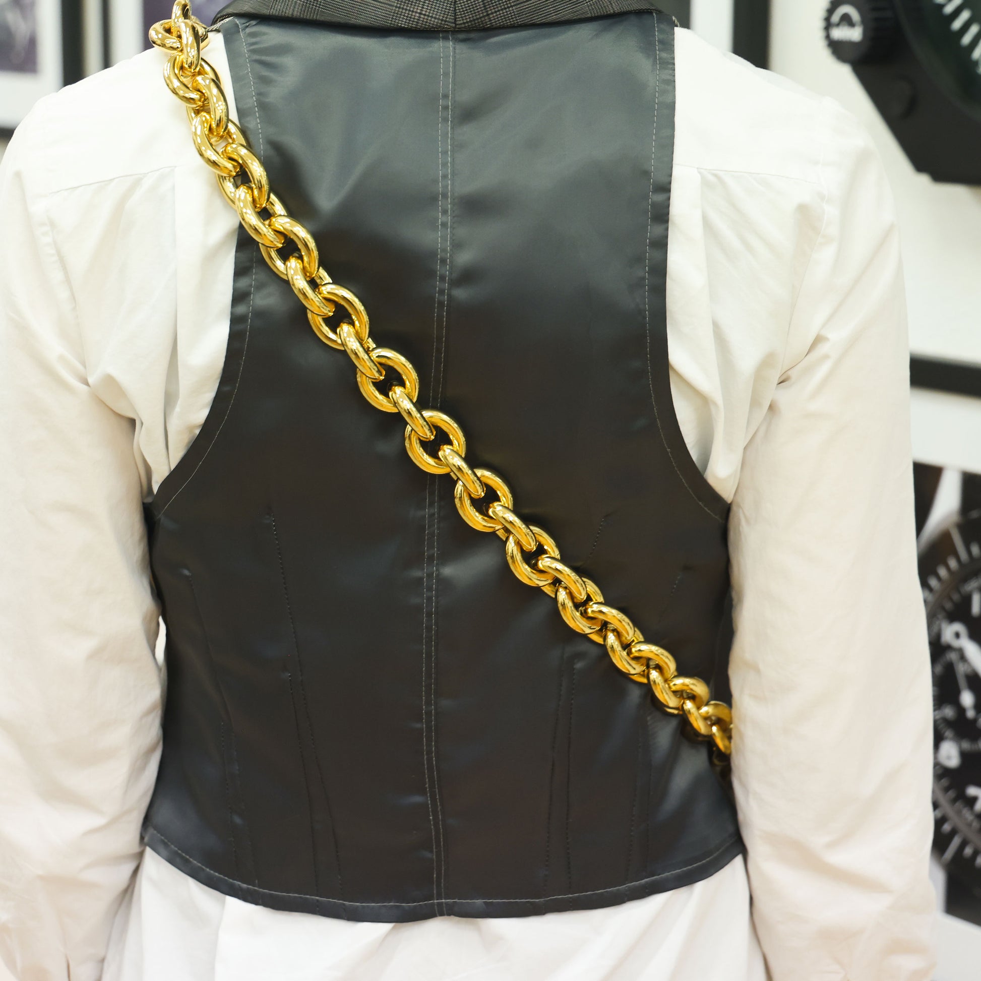 Second hand BOTTEGA VENETA Chain Cassette Maxi Intrecciato Lambskin Shoulder Bag | Luxe Again Maison