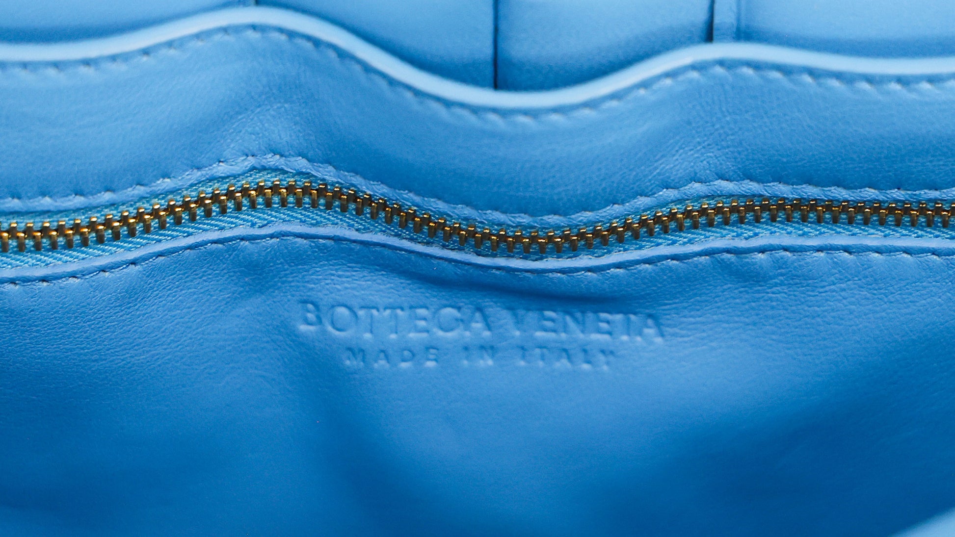 Second hand BOTTEGA VENETA Chain Cassette Maxi Intrecciato Lambskin Shoulder Bag | Luxe Again Maison