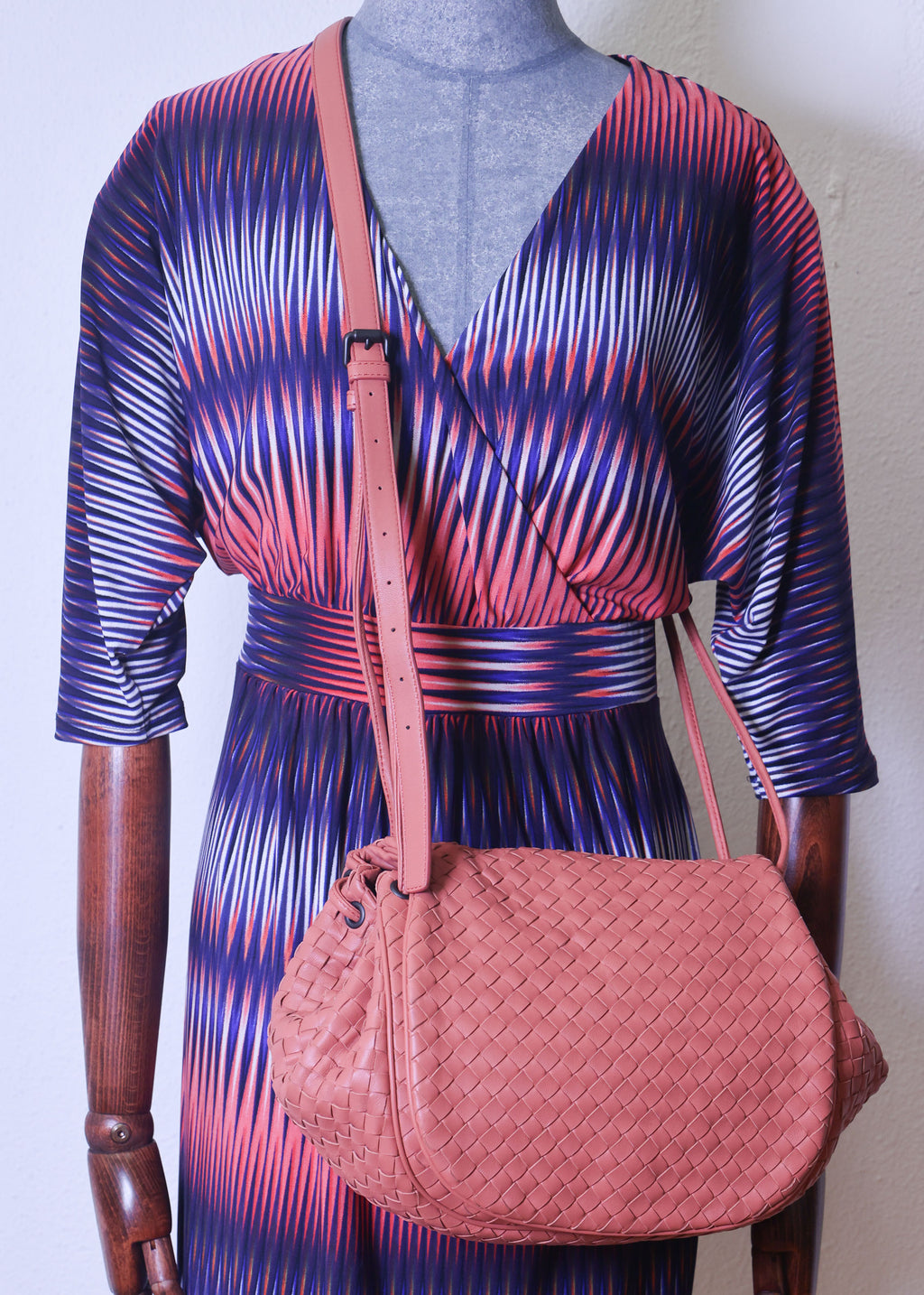 Preloved BOTTEGA VENETA Intrecciato Leather Shoulder Pouch Bag Pink | Luxe Again Maison