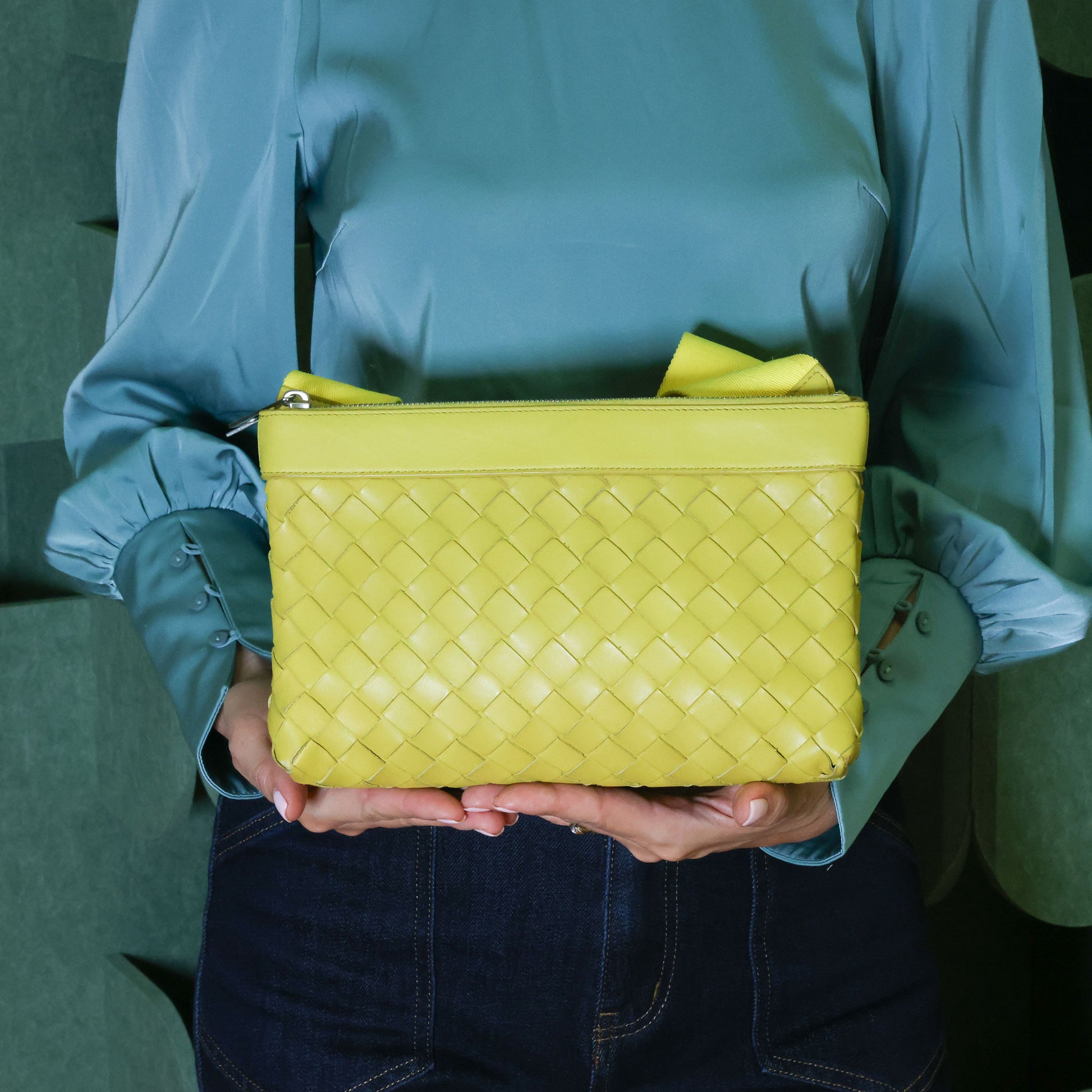 Preloved BOTTEGA VENETA Intrecciato Leather Duo Crossbody Bag Yellow | Luxe Again Maison