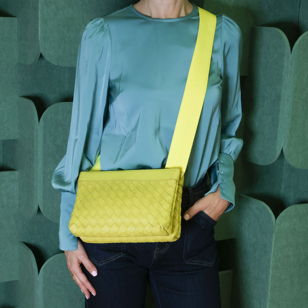 Preloved BOTTEGA VENETA Intrecciato Leather Duo Crossbody Bag Yellow | Luxe Again Maison