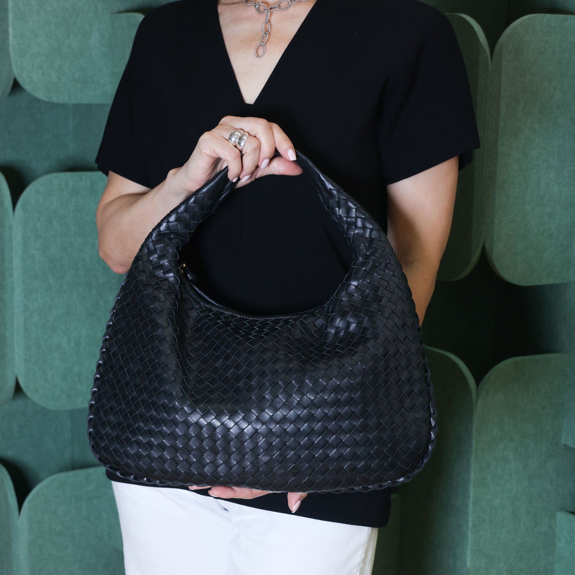 Preloved BOTTEGA VENETA Intrecciato Nappa Leather Hobo Bag Black | Luxe Again Maison