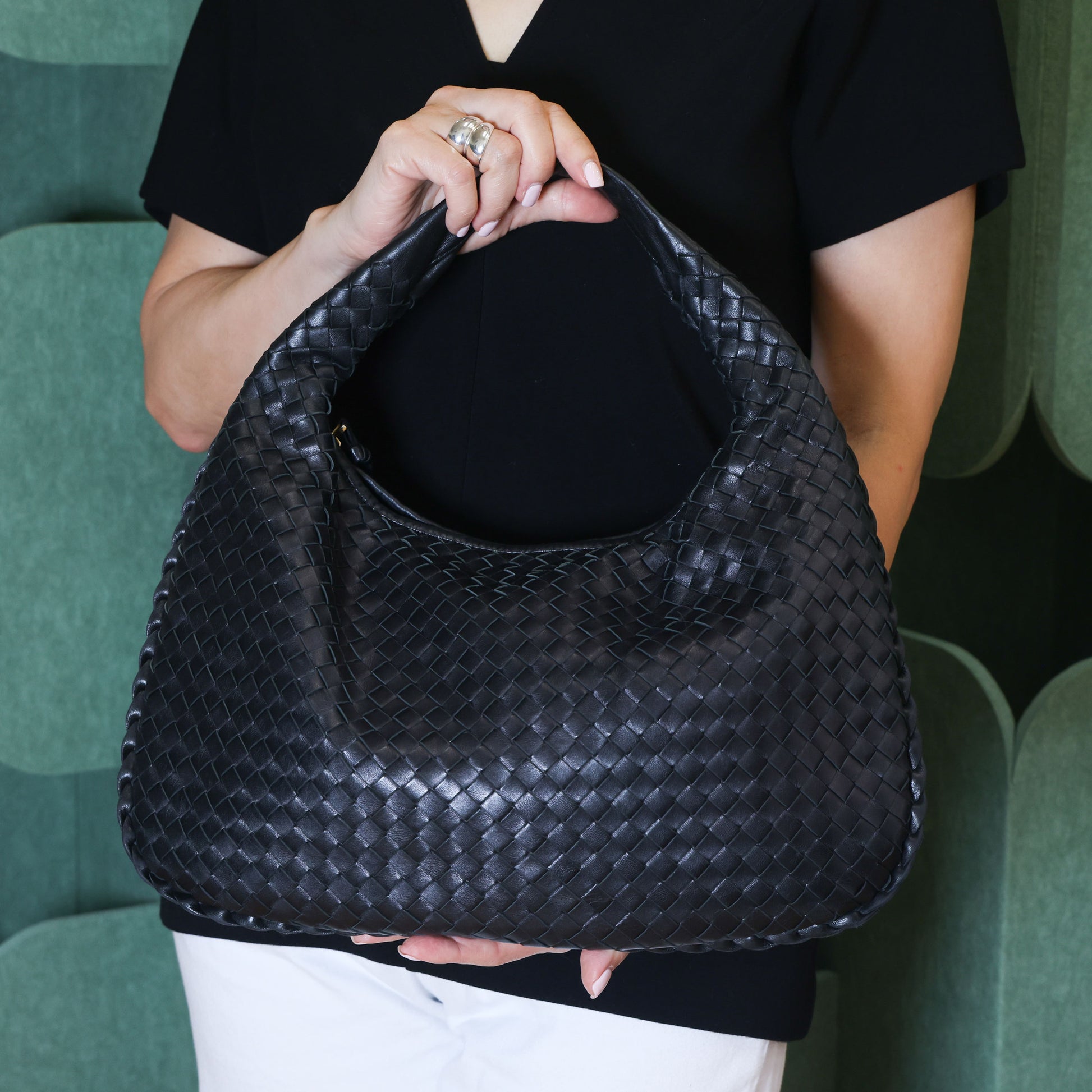 Preloved BOTTEGA VENETA Intrecciato Nappa Leather Hobo Bag Black | Luxe Again Maison