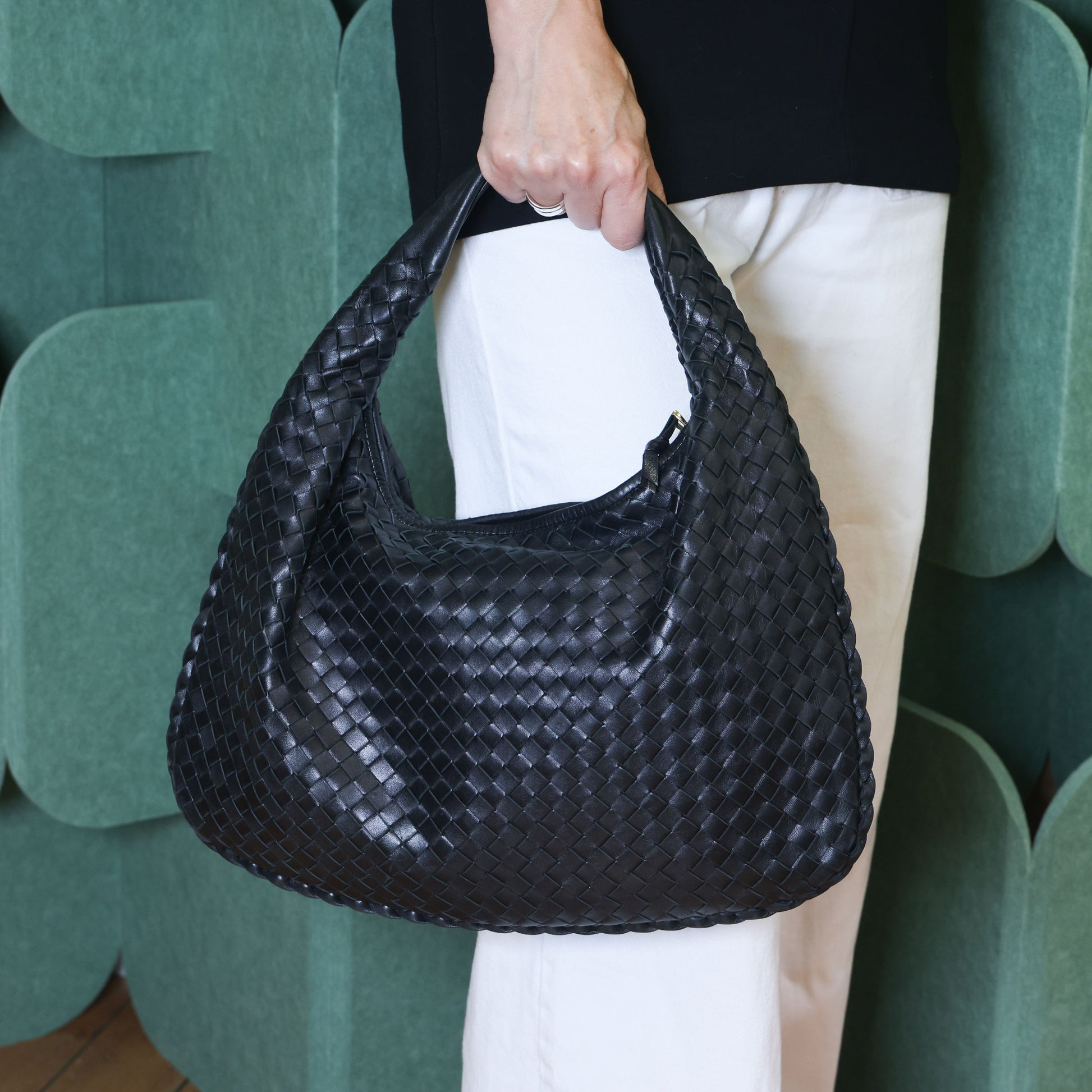 Preloved BOTTEGA VENETA Intrecciato Nappa Leather Hobo Bag Black | Luxe Again Maison