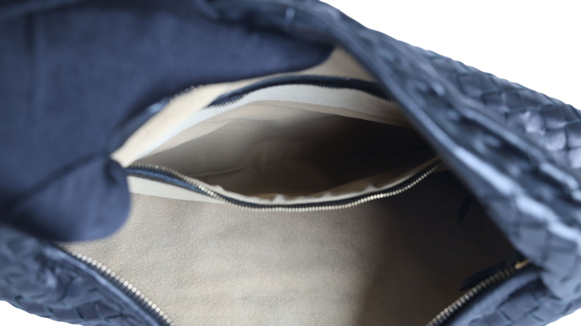 Preloved BOTTEGA VENETA Intrecciato Nappa Leather Hobo Bag Black | Luxe Again Maison