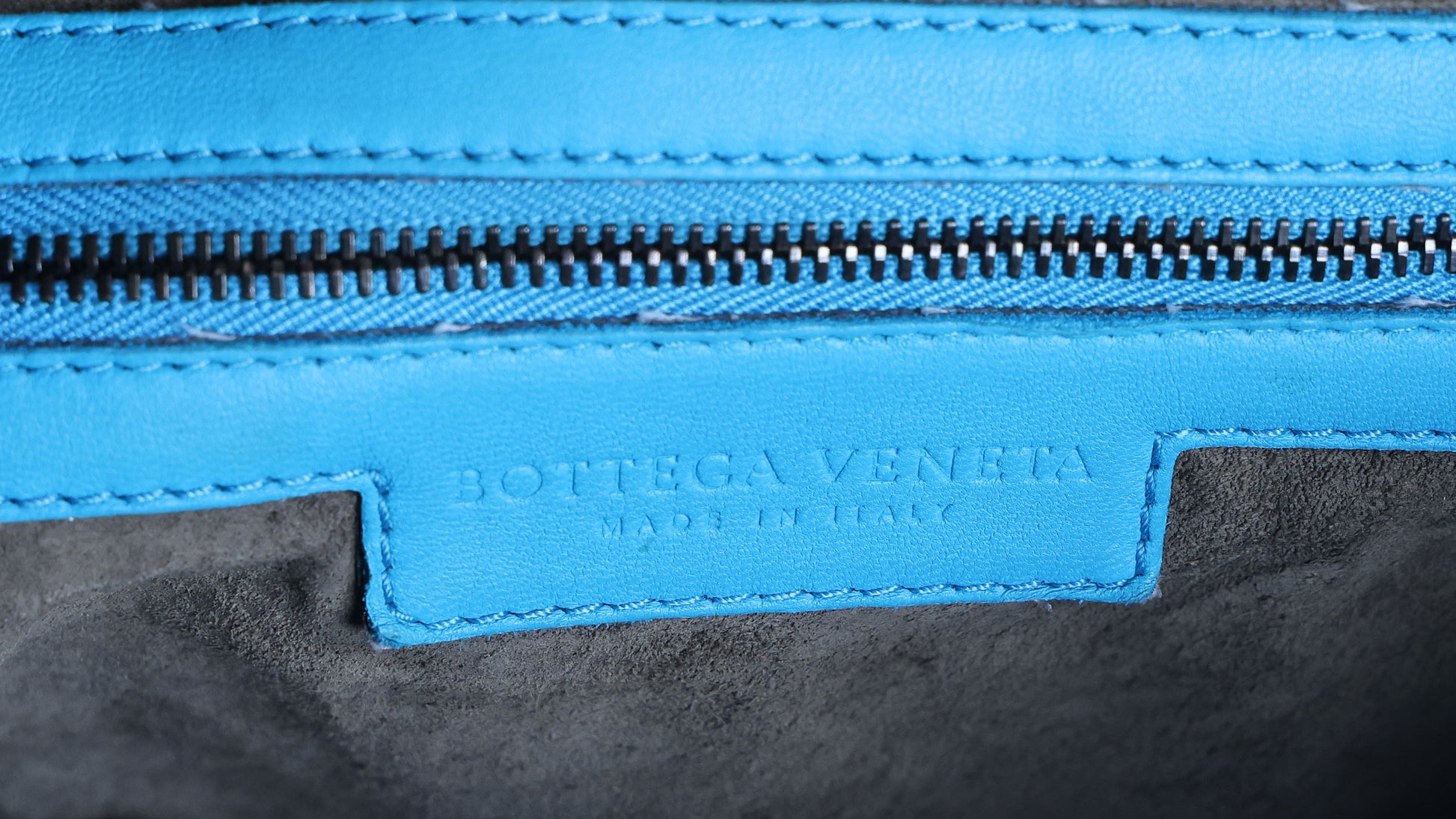 Preloved BOTTEGA VENETA Intrecciato Nappa Leather Hobo Bag Blue | Luxe Again Maison