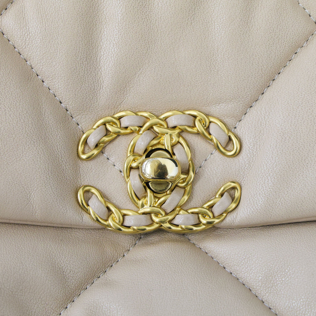 Pre-owned Chanel 19 Lambskin AS1160 Beige Chain Shoulder Bag  | Luxe Again Maison