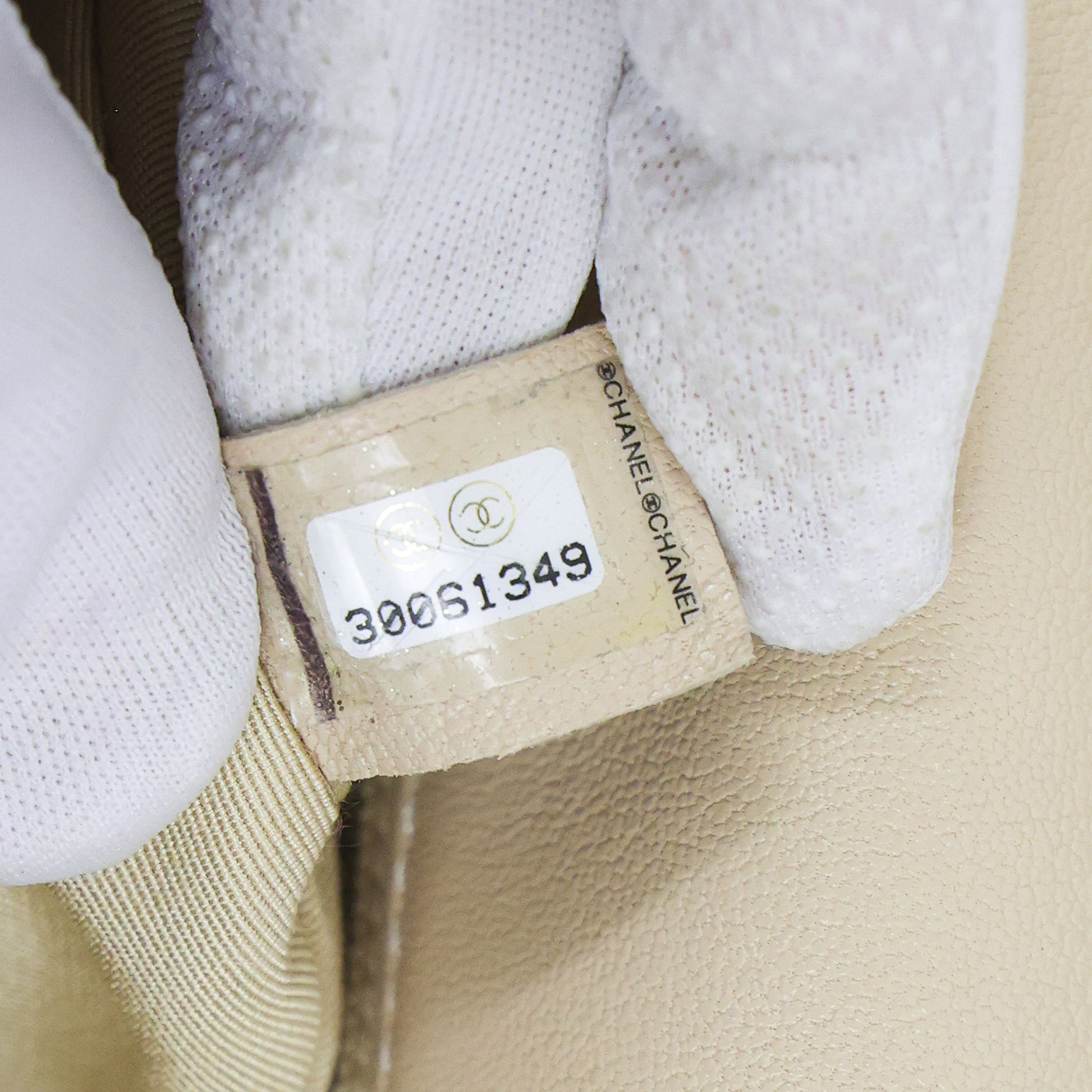 Pre-owned Chanel 19 Lambskin AS1160 Beige Chain Shoulder Bag  | Luxe Again Maison