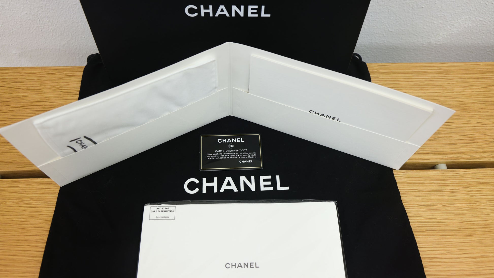 Pre-owned Chanel 19 Lambskin AS1160 Beige Chain Shoulder Bag  | Luxe Again Maison