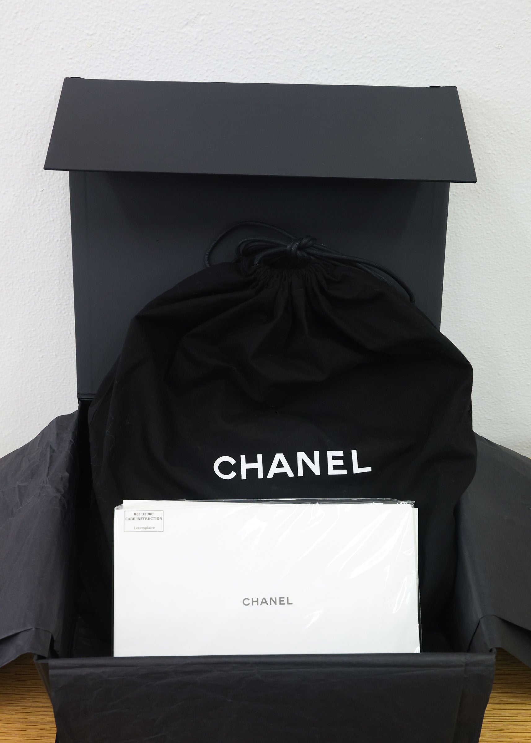 Pre-owned Chanel 19 Lambskin AS1160 Beige Chain Shoulder Bag  | Luxe Again Maison