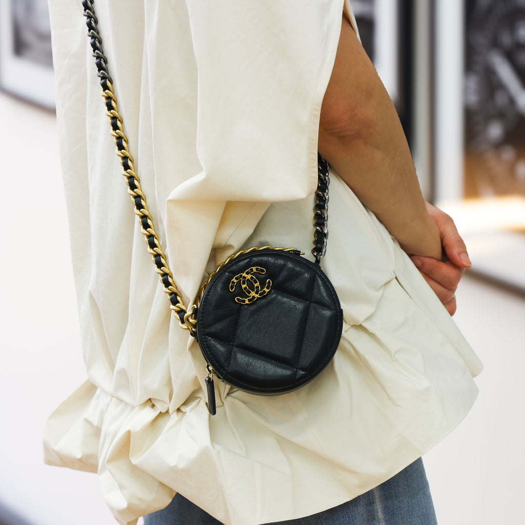 Preloved CHANEL 19 Round Circle Black Lambskin Chain Shoulder Bag 30th Series | Luxe Again Maison