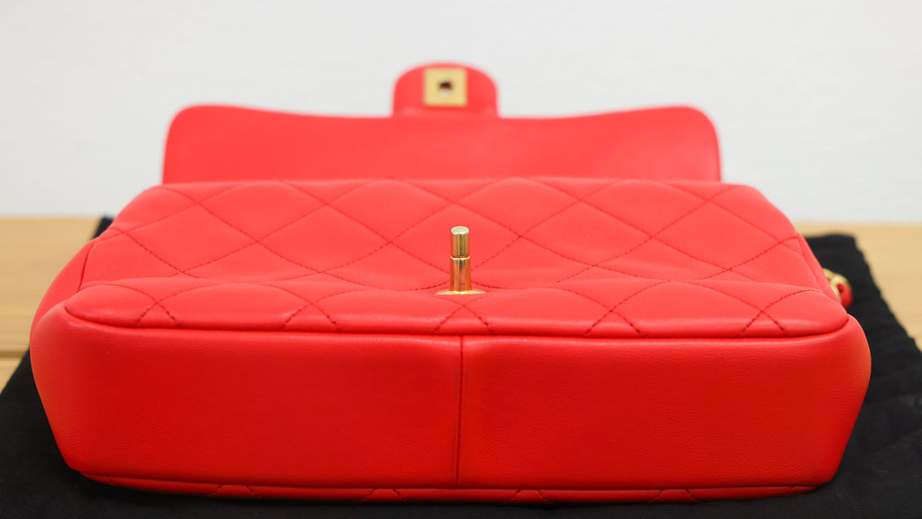 Pre-owned vintage Chanel AS1358 Matelasse Red Gold Hardware Lambskin 2 Way Chain Shoulder 29th Series Bag | Luxe Again Maison