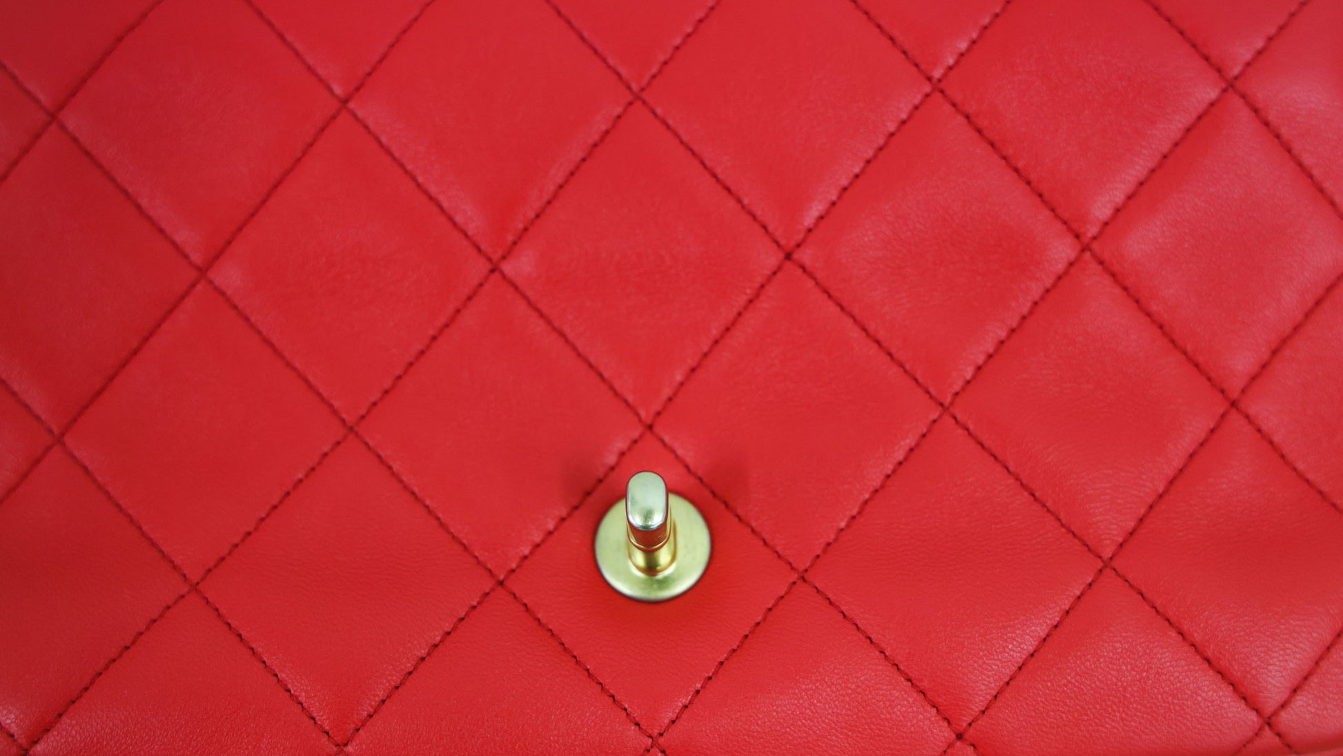 Pre-owned vintage Chanel AS1358 Matelasse Red Gold Hardware Lambskin 2 Way Chain Shoulder 29th Series Bag | Luxe Again Maison