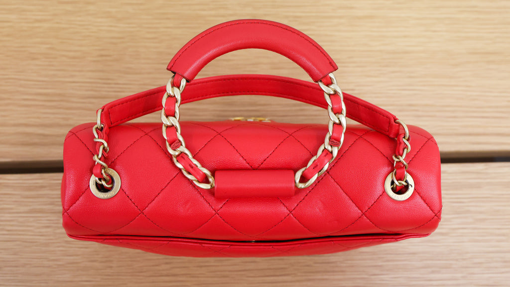 Pre-owned vintage Chanel AS1358 Matelasse Red Gold Hardware Lambskin 2 Way Chain Shoulder 29th Series Bag | Luxe Again Maison