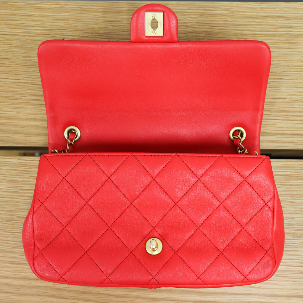 Pre-owned vintage Chanel AS1358 Matelasse Red Gold Hardware Lambskin 2 Way Chain Shoulder 29th Series Bag | Luxe Again Maison