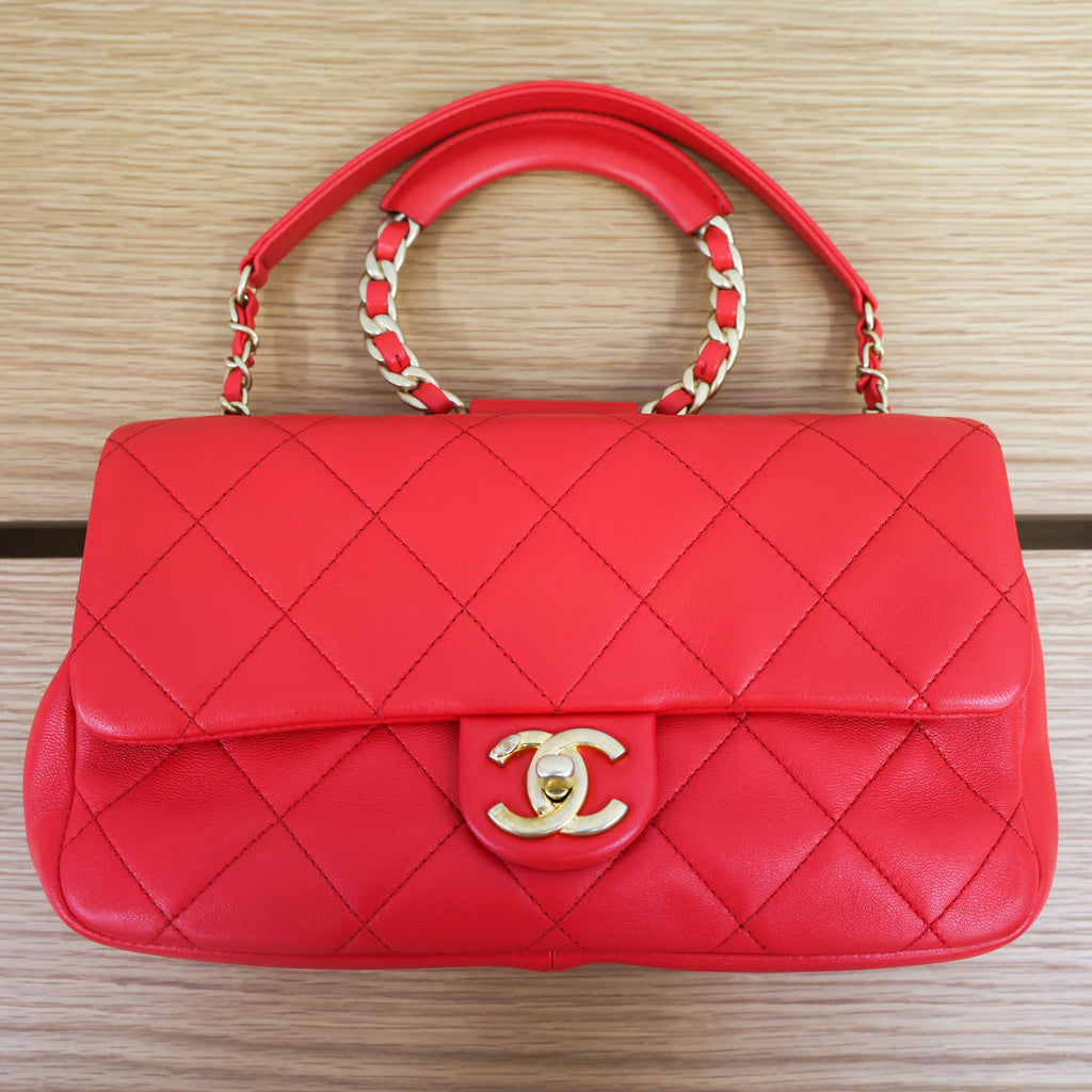 Pre-owned vintage Chanel AS1358 Matelasse Red Gold Hardware Lambskin 2 Way Chain Shoulder 29th Series Bag | Luxe Again Maison