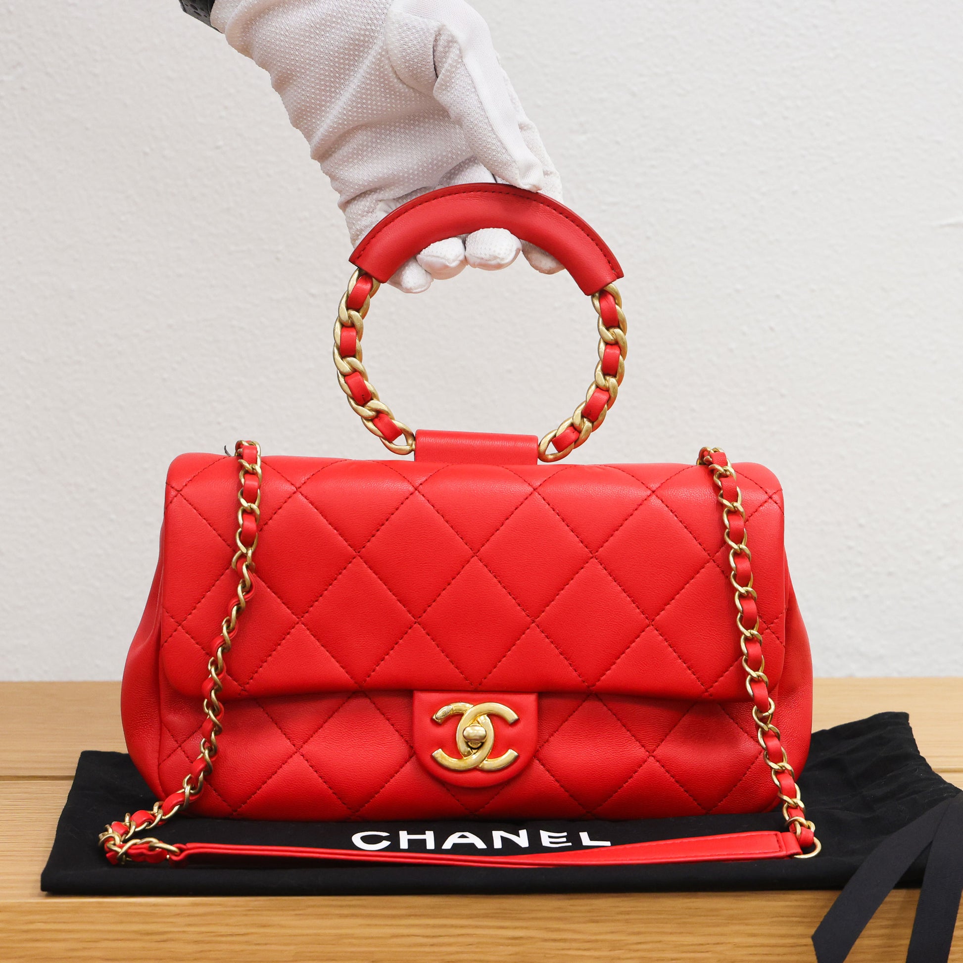 Pre-owned vintage Chanel AS1358 Matelasse Red Gold Hardware Lambskin 2 Way Chain Shoulder 29th Series Bag | Luxe Again Maison