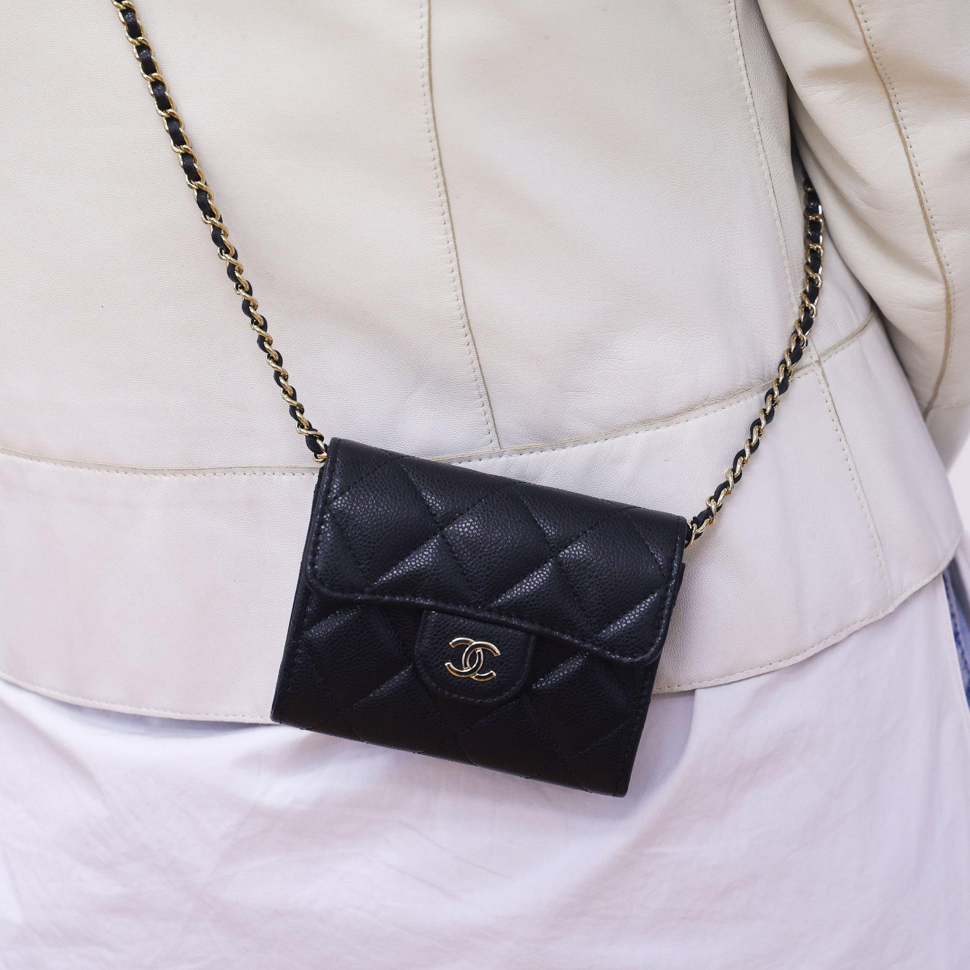 Pre-owned Chanel Black Quilted Caviar Classic CC Card Holder on Chain | Luxe Again Maison