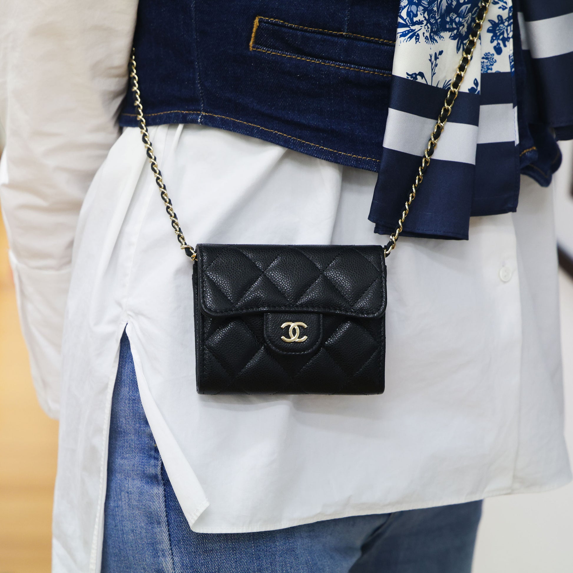 Pre-owned Chanel Black Quilted Caviar Classic CC Card Holder on Chain | Luxe Again Maison
