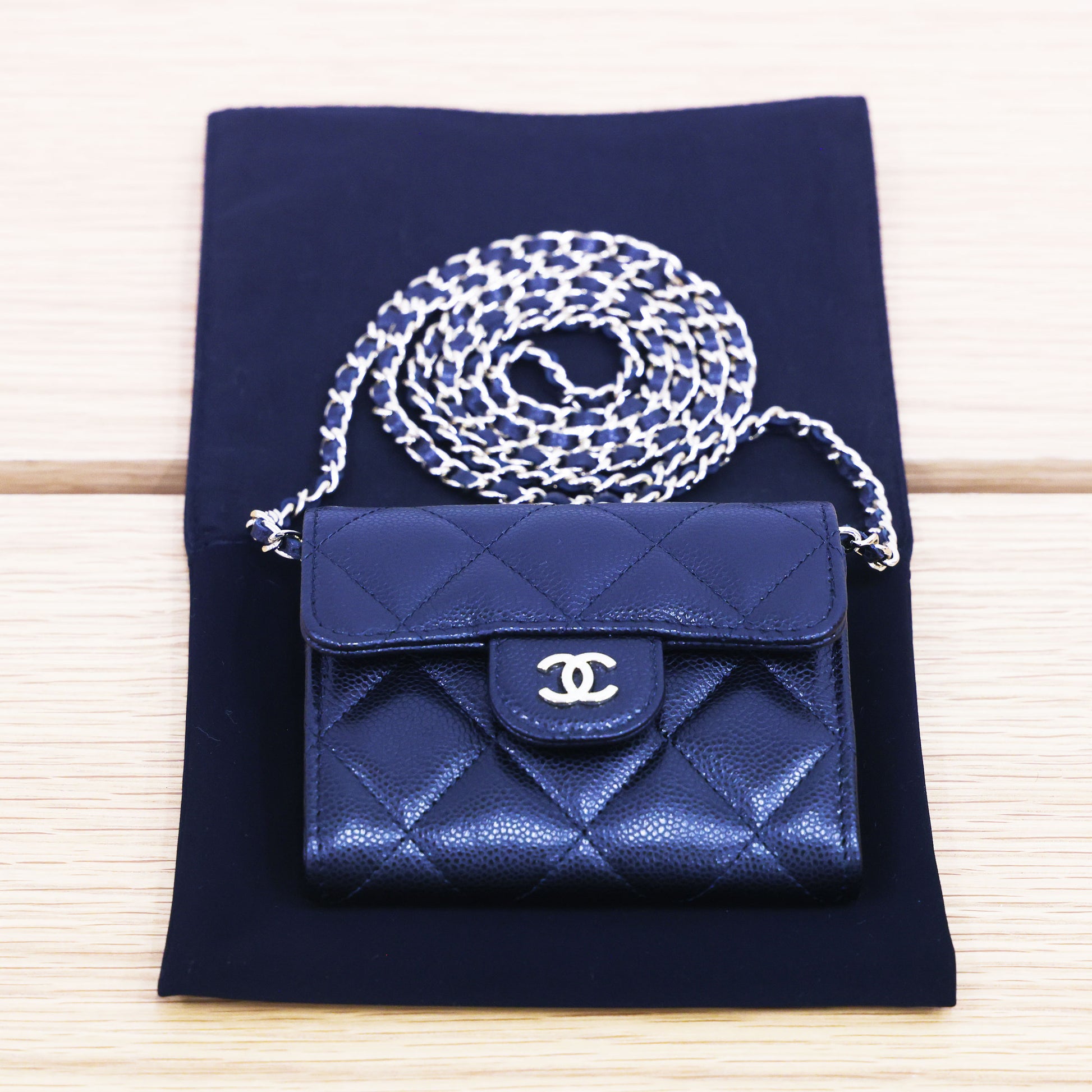 Pre-owned Chanel Black Quilted Caviar Classic CC Card Holder on Chain | Luxe Again Maison